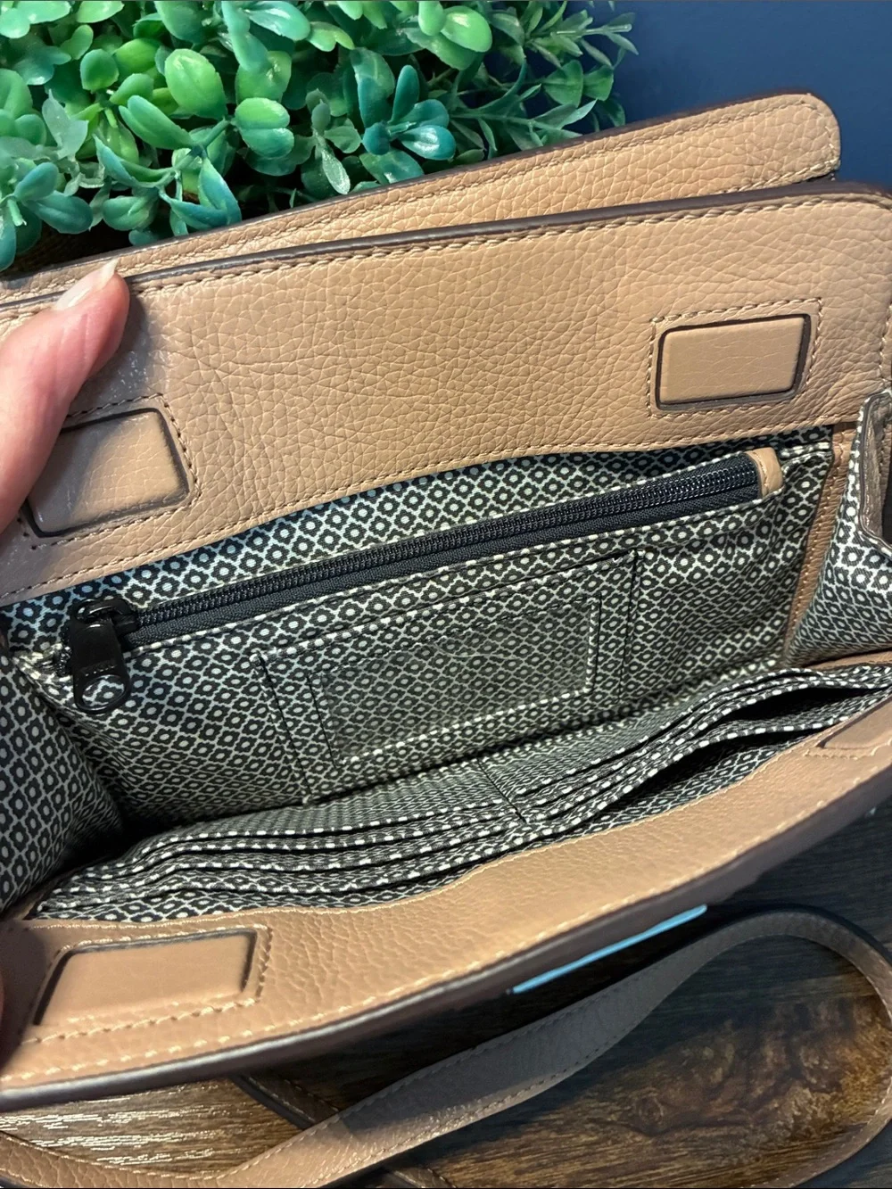 Brighton Beckman Organizer Bag in Light Pink